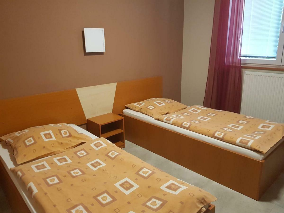 Penzion Hudebka Louny Eksteriør bilde